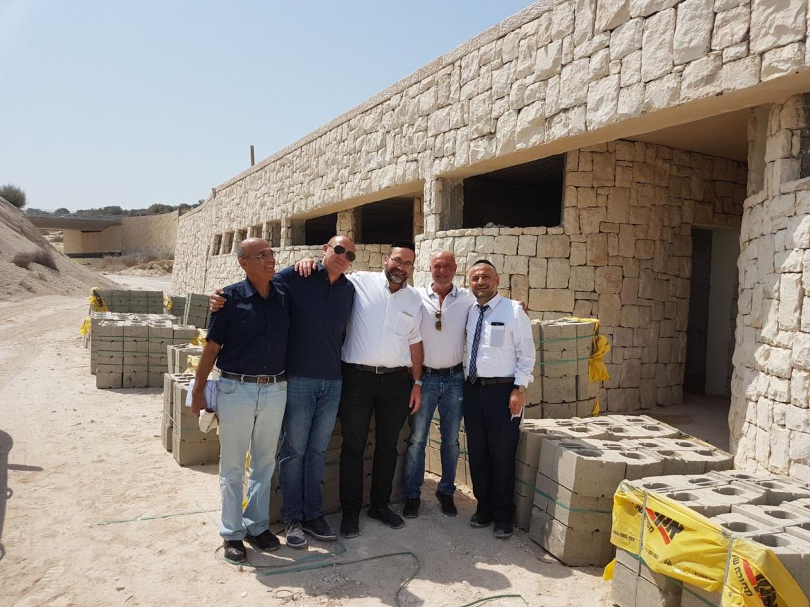 מבני העזר בפארק