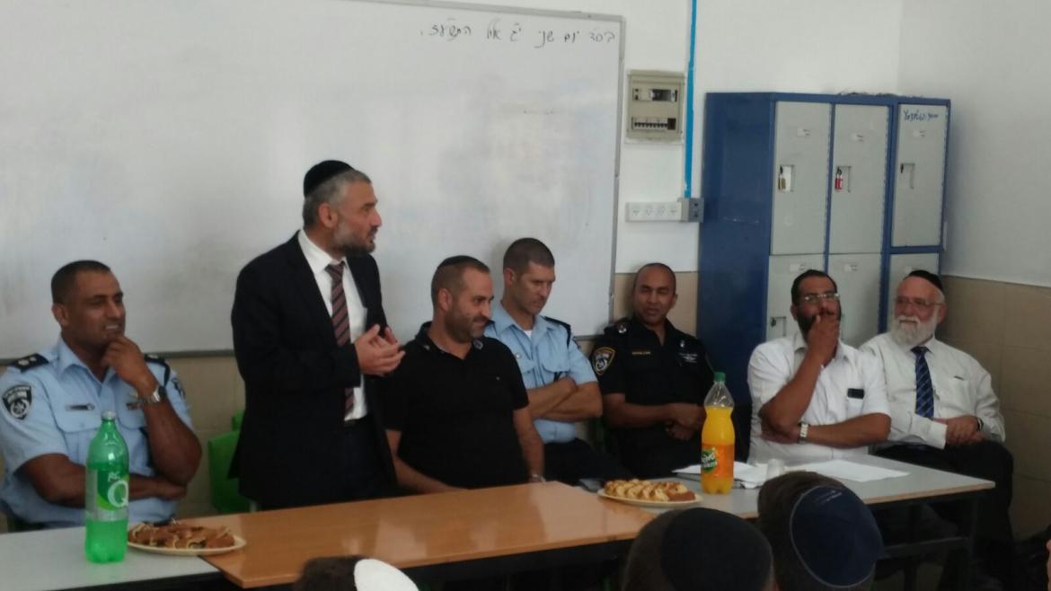 מילה עם בני נוער מפנימיית משכנותייך