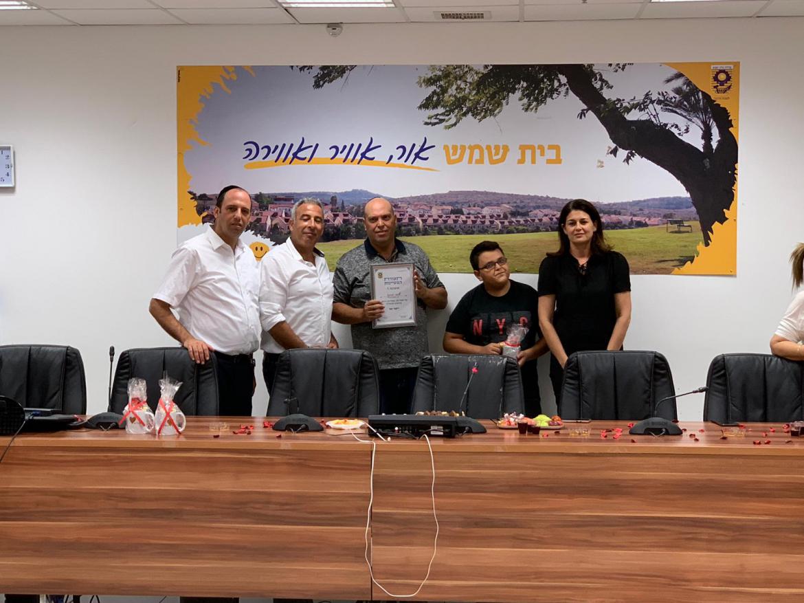 הרמת כוסית במנהל תפעול 