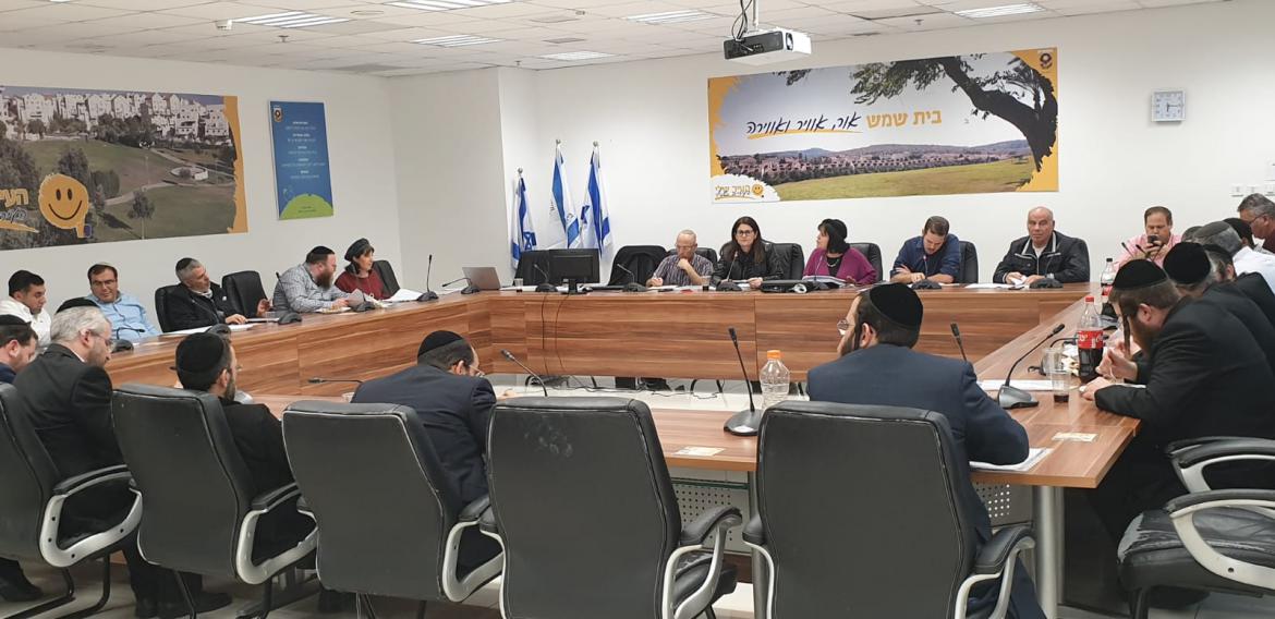 מליאת המועצה בעת העברת תקציב 2020
